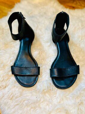 Frye Carson Black Pebbled Leather Ankle Wrap Flat Sandals Women's 8.5